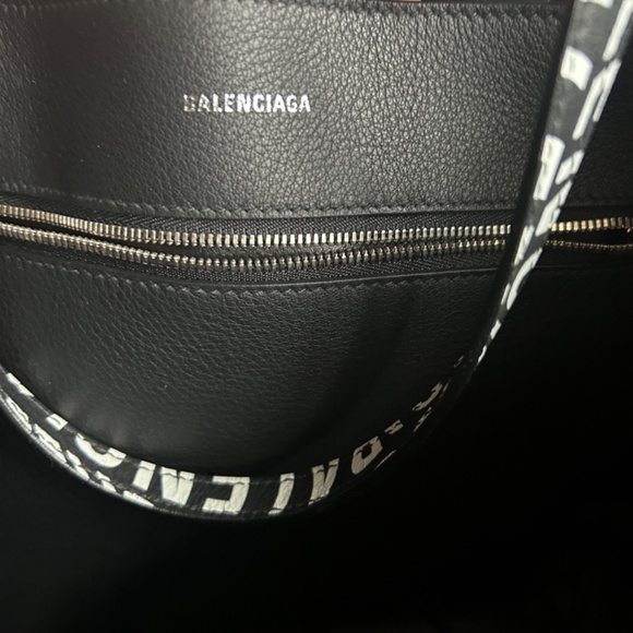 Balenciaga - SOLD - Picture 8 of 9